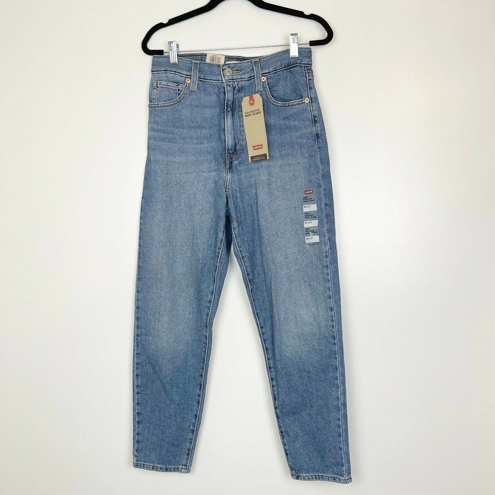 NWT Levi's High Waisted Mom Jean's Medium Wash Size 26 26x27